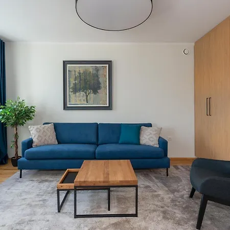 Daire Old Town Luxury Penthouse With Emajogi View Tartu