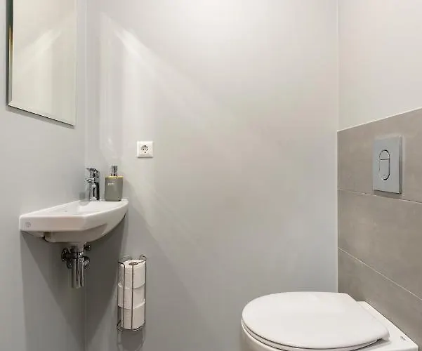 Old Town Luxury Penthouse With Emajogi View * 塔尔图