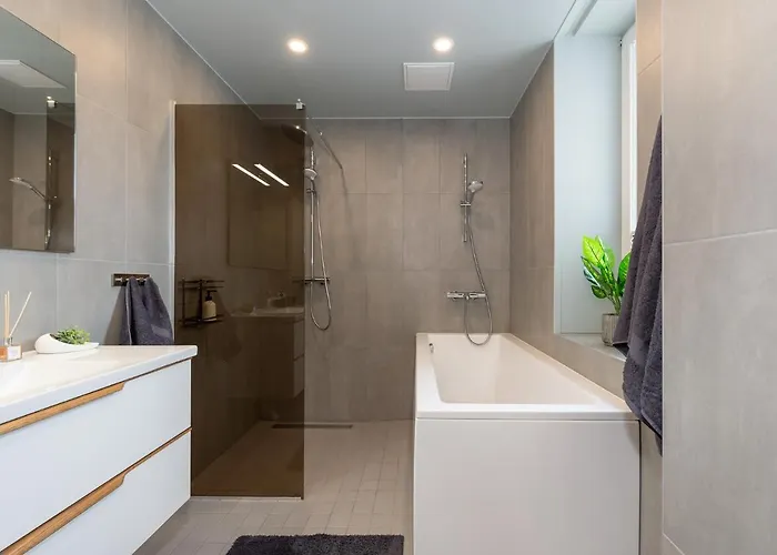 Old Town Luxury Penthouse With Emajogi View 塔尔图